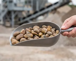 Triedený praný štrk 16/45